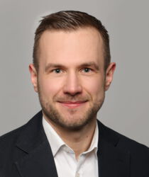 Dr. Julian Pawlak